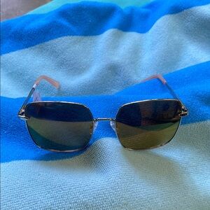 Stylish Silver/Pink Aviator Sunglasses